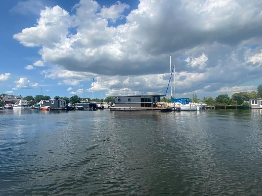 Hotel La Mare Houseboat Nederhorst den Berg Exterior foto